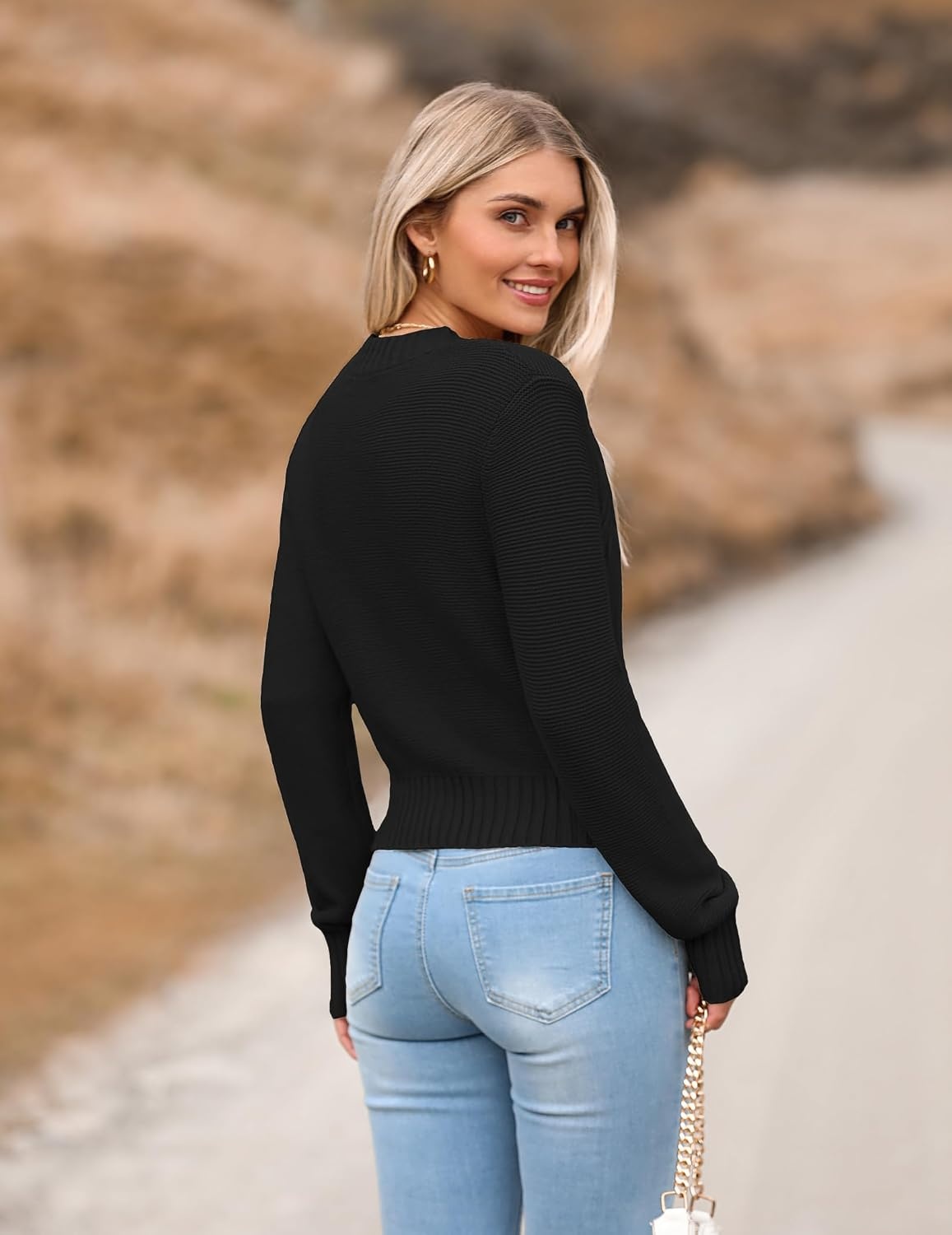 image:imageZeagoo Womens 2026 Fall Crewneck Cropped Sweaters Long Sleeve Knit TopsBlack