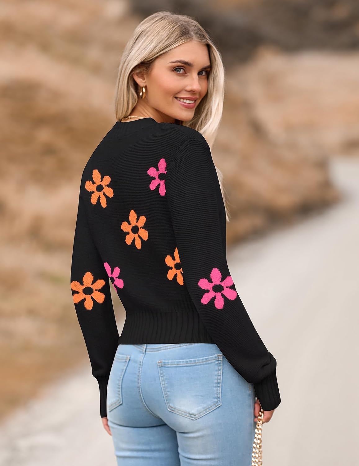 image:imageZeagoo Womens 2026 Fall Crewneck Cropped Sweaters Long Sleeve Knit TopsZblackflower
