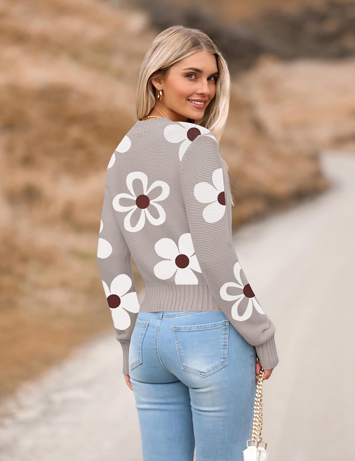 image:imageZeagoo Womens 2026 Fall Crewneck Cropped Sweaters Long Sleeve Knit TopsZfloral White