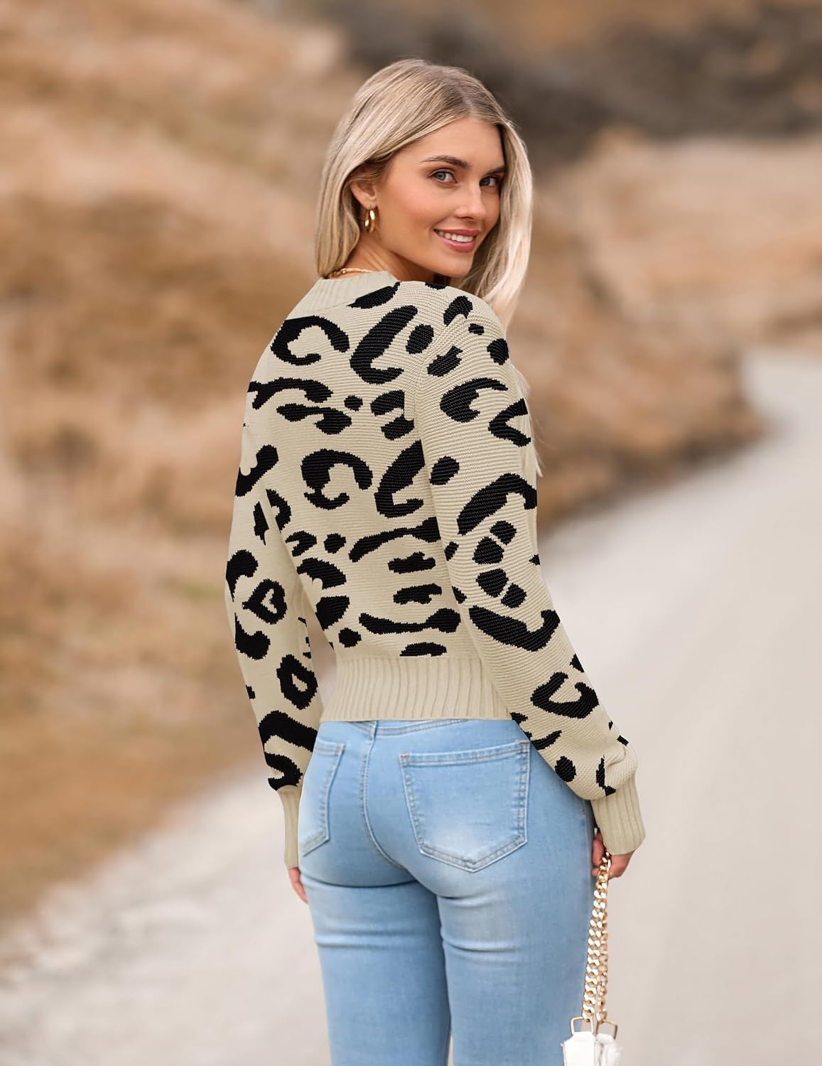 image:imageZeagoo Womens 2026 Fall Crewneck Cropped Sweaters Long Sleeve Knit TopsZleopard Print