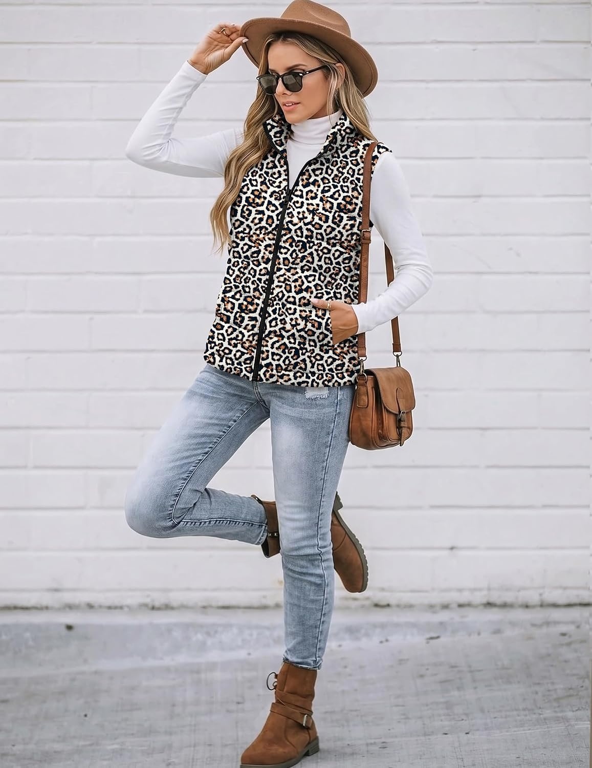 image:imageZeagoo Womens Lightweight Quilted Puffer Vest Stand Collar Zip Up OuterwearLeopard Apricot