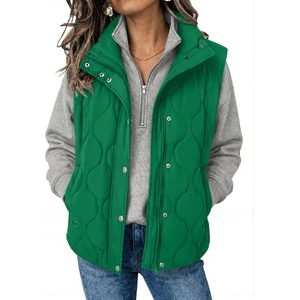 Zeagoo Women Oversized Puffer Vest Stand Collar Zip Up Sleeveless Outerwear(Bright Green)